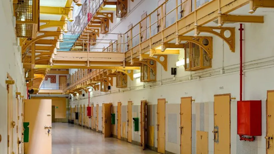Daily life in a Spanish prison: a guide for families